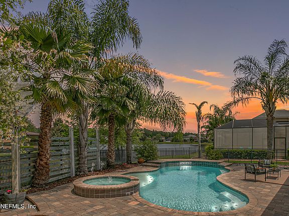 2nd image of 486 CLOISTERBANE Drive