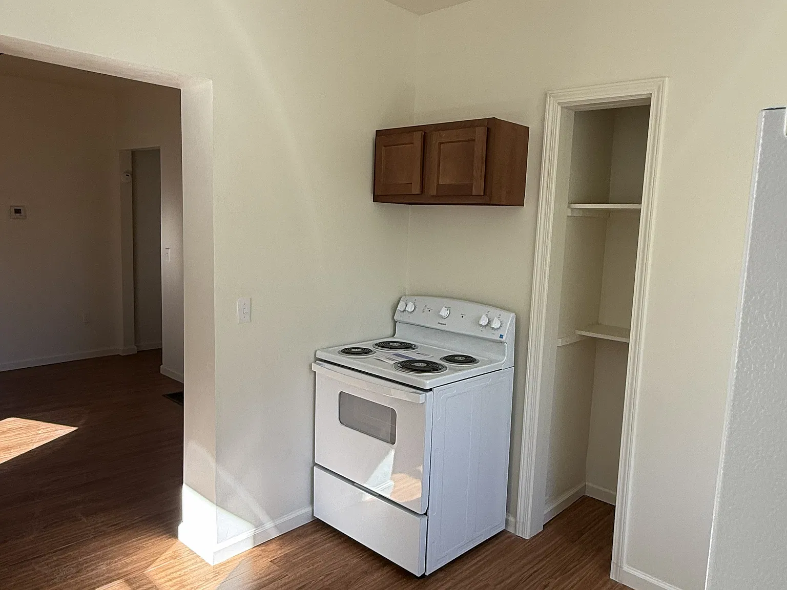 2 bed, $1,050 — Photo 4