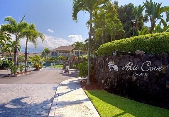 3rd image of 75-5919 Alii Dr APT T1