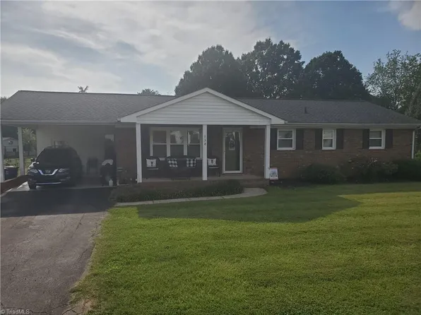 138 Corbin St, Winston Salem, NC 27107