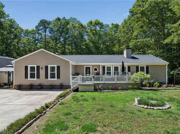 9006 Indian Rd, Gloucester, VA 23061