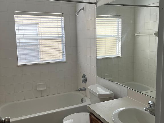 5th image of 1204 Longville Cir