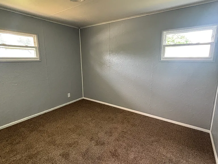 1635 Claudia Ave — Photo 12