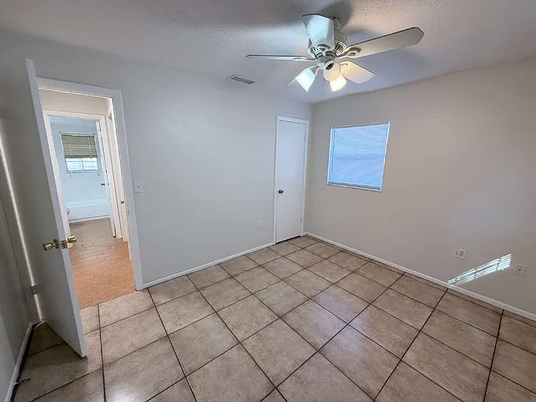 1211 Robert King High Dr — Photo 8