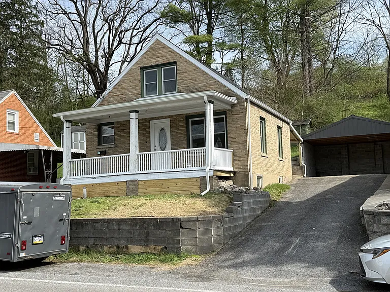 926 W Water St — Photo 1