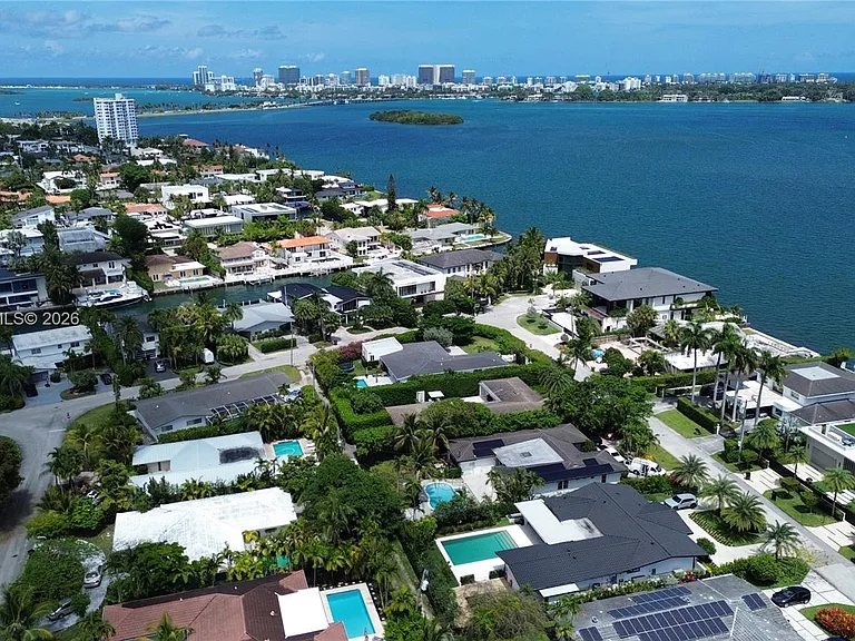 11445 N Bayshore Dr — Photo 5