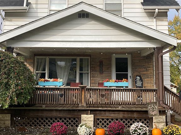 2nd image of 610 N Ward Ave