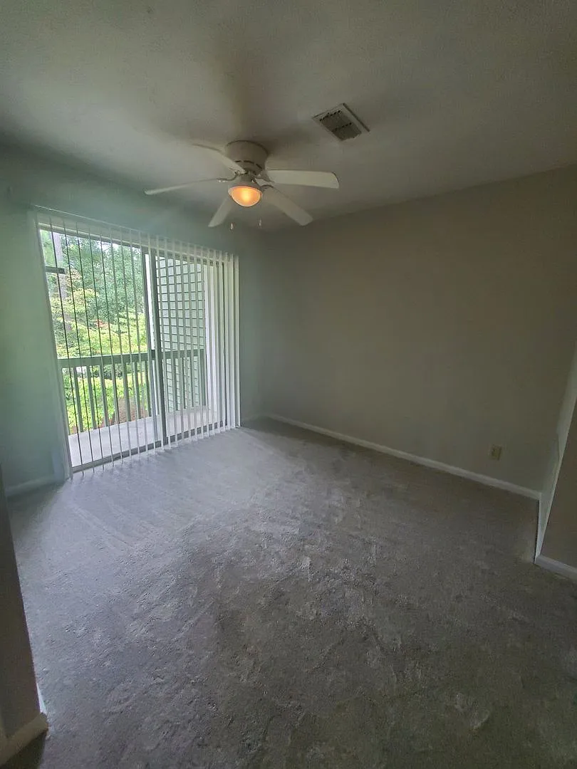 6821-8 Willowbrook Drive ~ Stewart's Creek — Photo 3