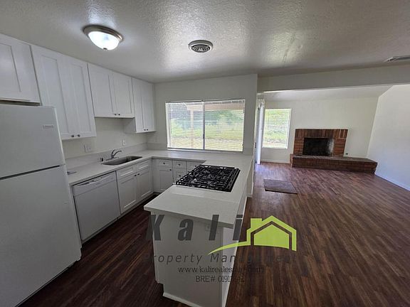 3rd image of 6085 Fennell Ave