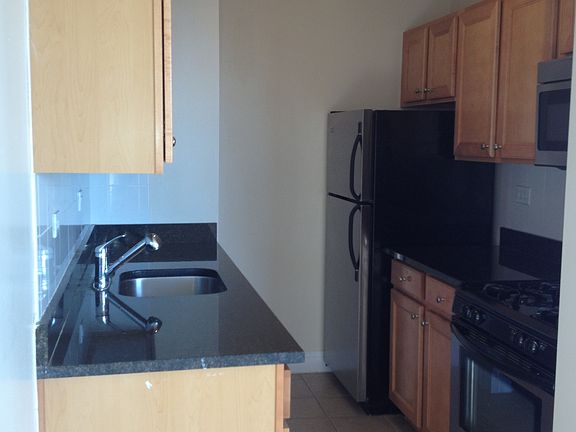 3rd image of 3333 Broadway APT A8b