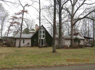 221 Surrey Ln NE, Cleveland, TN 37312