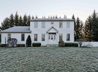 1 Pinecrest Dr, Niskayuna, NY 12309