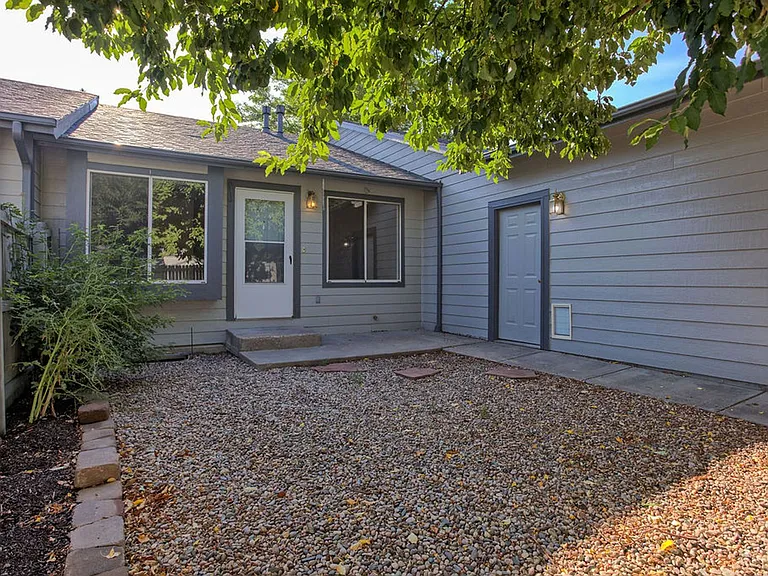 3025 W Stuart St E — Photo 4