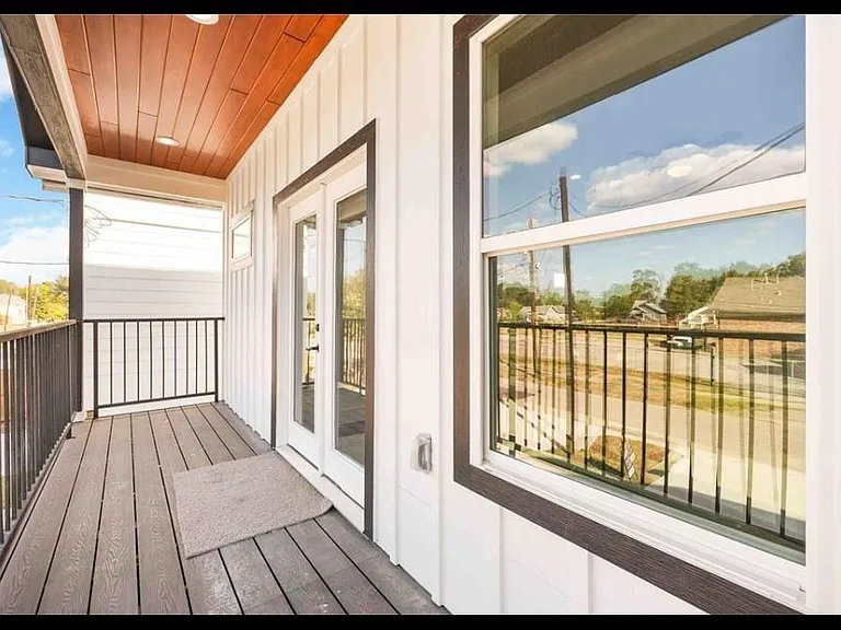 4508 Noble St — Photo 13