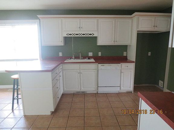 3rd image of 119 Pebble Dr