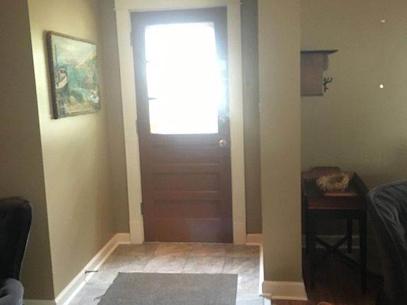 3rd image of 2357 Gladstone Ave #B