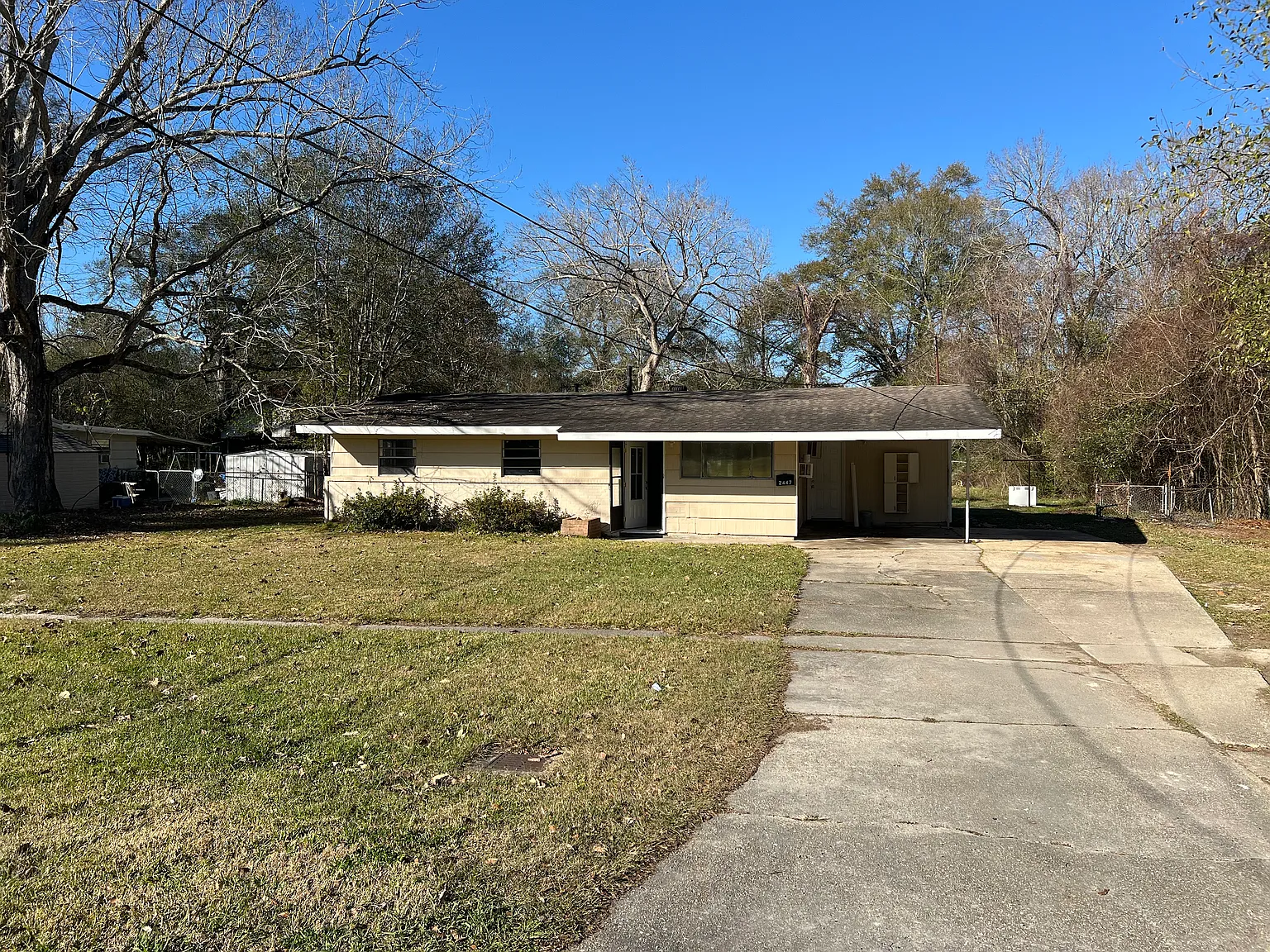 3 bed, 1300 sqft, $975 — Photo 1