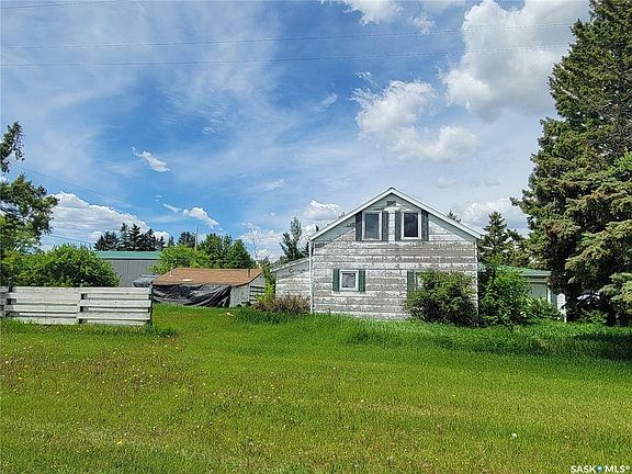 2nd image of 19 Railway Ave
