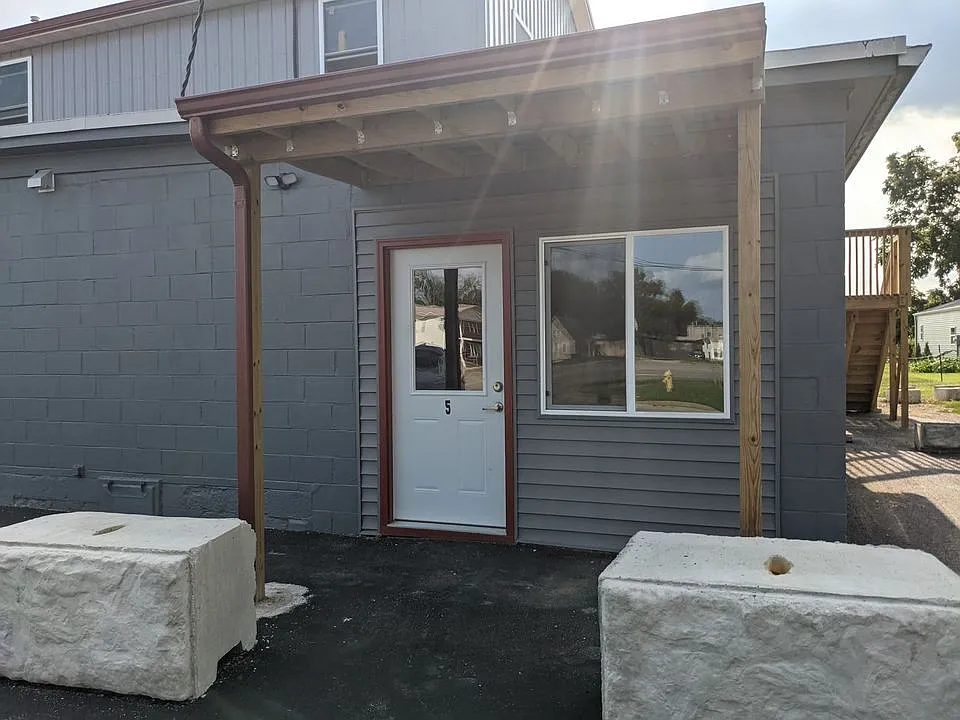 Studio, 425 sqft, $725 — Photo 3