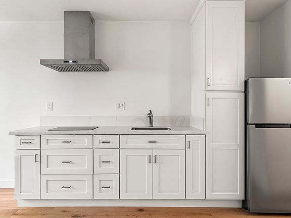 3rd image of 1645 Federal Ave APT 2