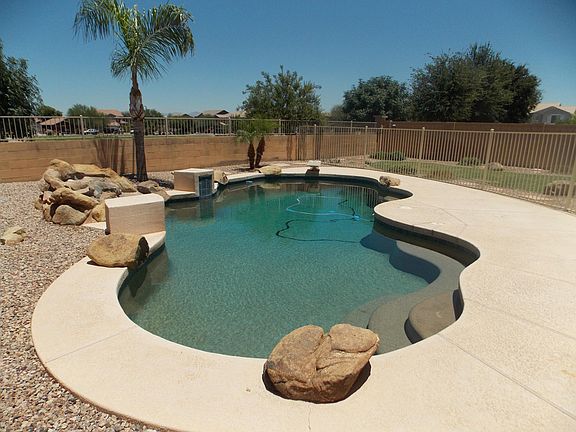 4th image of 706 W Desert Canyon Dr
