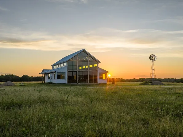 2094 Zimmerscheidt, New Ulm, TX 78950