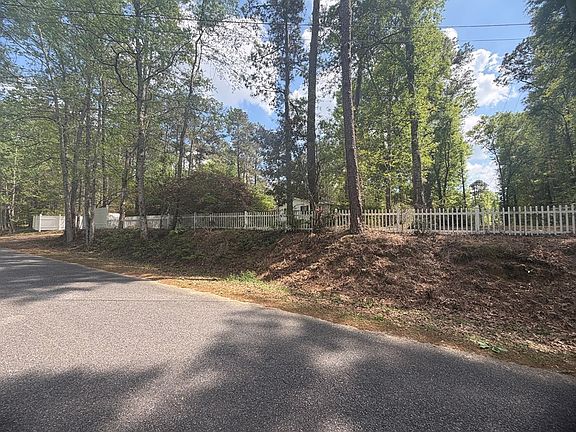 3rd image of 158 Holcomb Carroll Rd