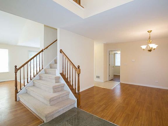 4th image of 2970 Hillsboro Ln