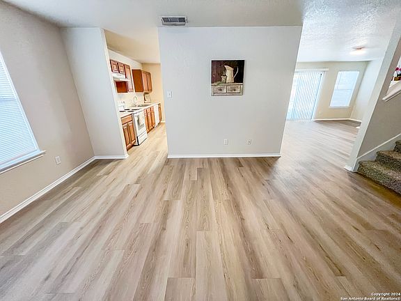 4th image of 11259 VOLLMER LN