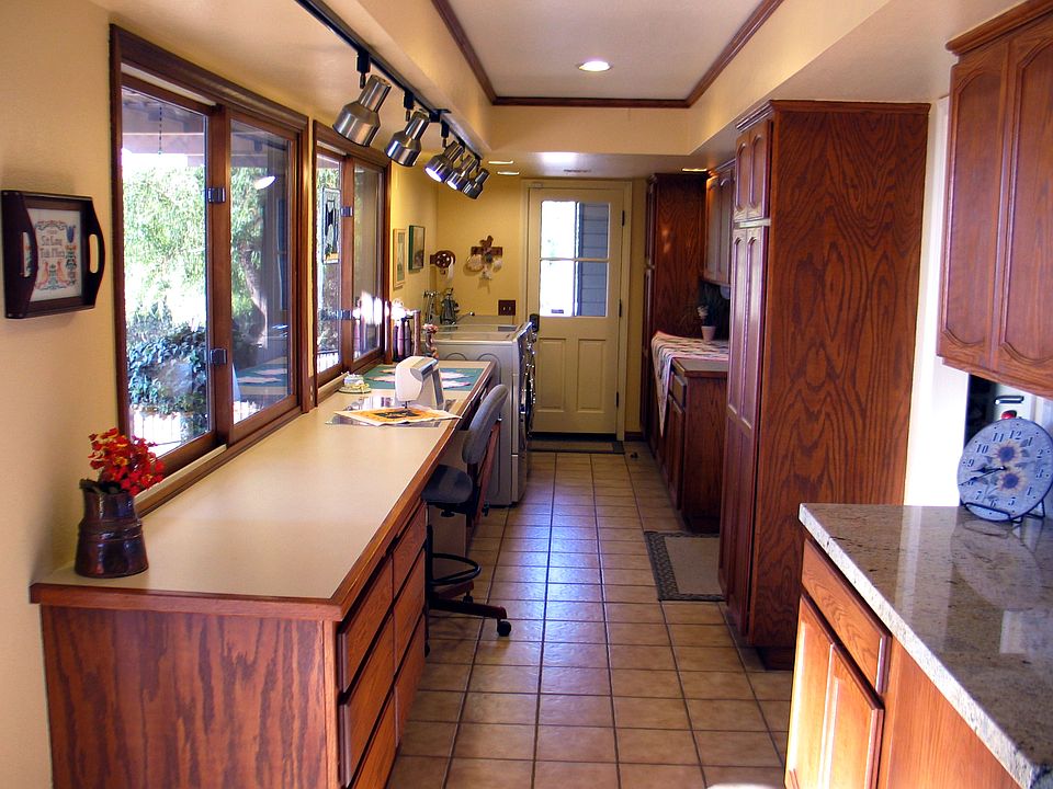 Spacious bonus to kitchen