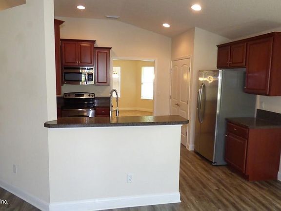 3rd image of 7535 Westland Oaks Dr
