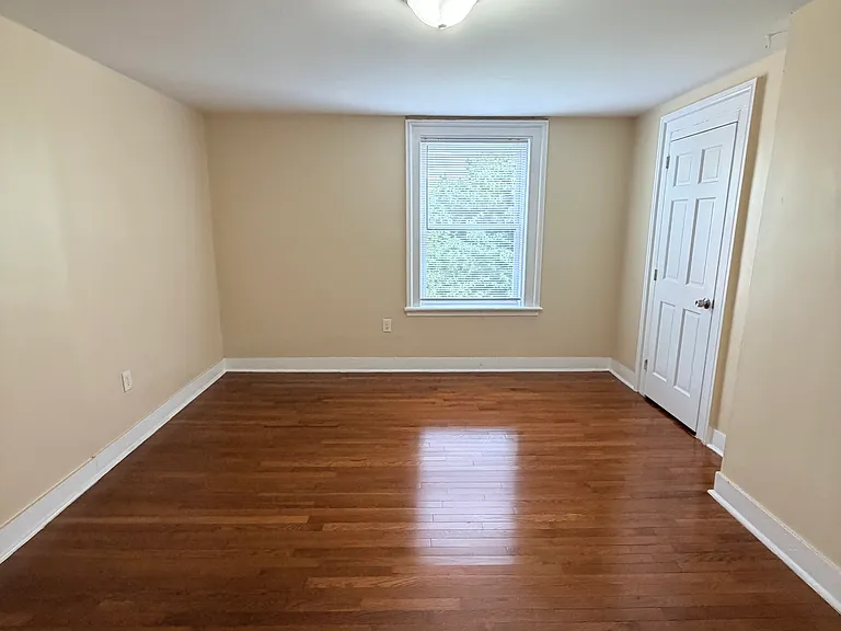 133 Hobart St #2 — Photo 9