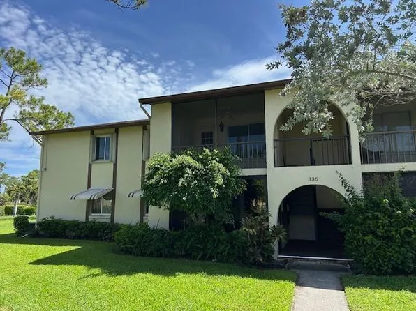 335 Knotty Pine Circle #A2, Greenacres, FL 33463