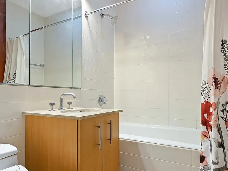 545 W 110th St #3C — Photo 5