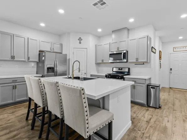 1842 Broken Bit Dr, Plumas Lake, CA 95961