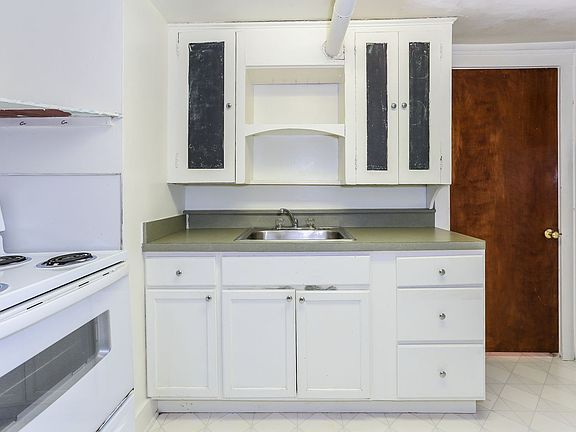 2nd image of 1328 Washtenaw Ave APT 8