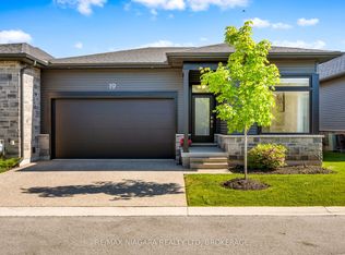 8974 Willoughby Dr #19, Niagara Falls, ON L2G 0Y7