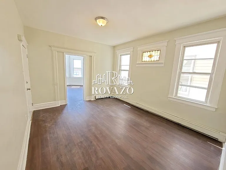 525 21st St #2 — Photo 4
