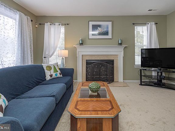 5th image of 512 Mews Dr