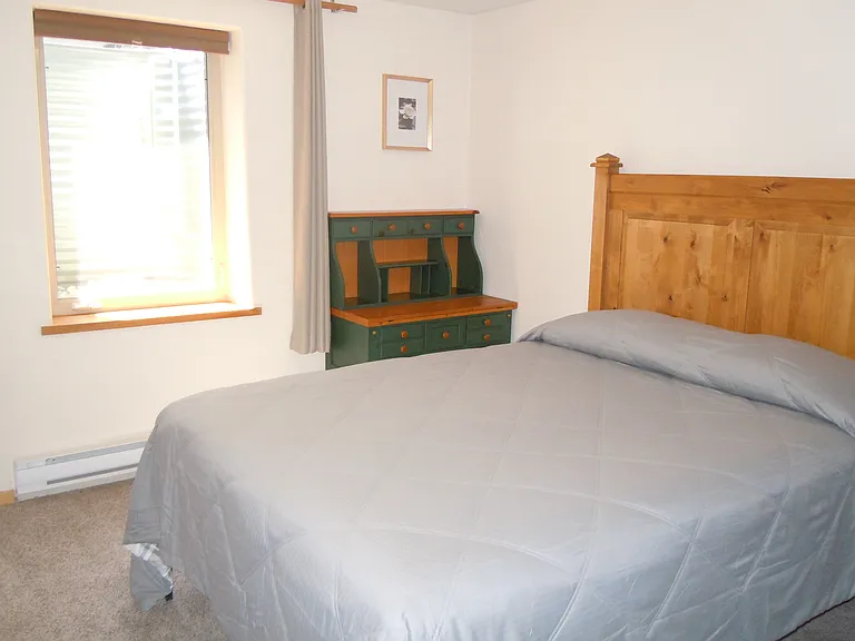 300B Locals Ln — Photo 2