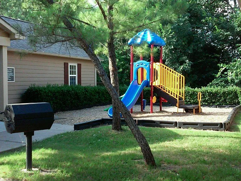 306 S Timberridge Dr — Photo 4