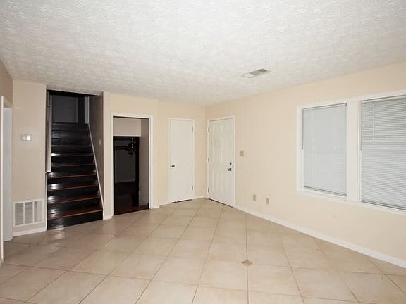 2nd image of 3215 Alcazar Dr