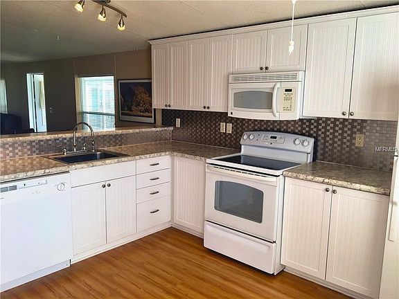 3rd image of 221 Mount Piney Ave NE #287
