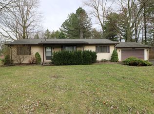 1245 Sharon Dr, Lapeer, MI