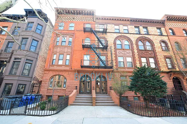 Rented by null | media 9