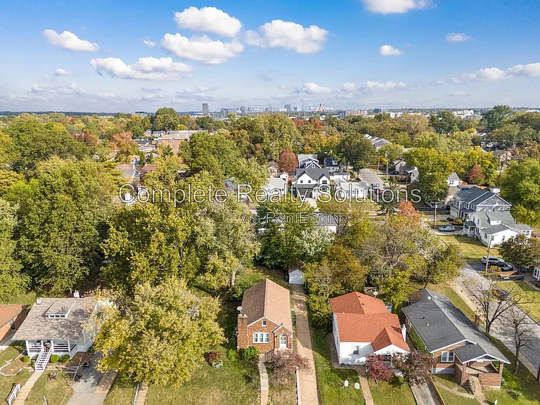 8511 Florence Ave — Photo 50