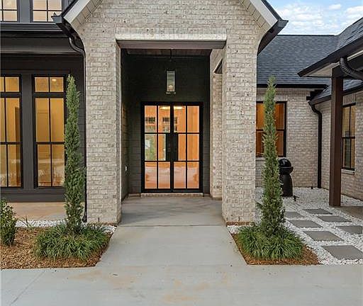 3rd image of 379 Rue Charlotte
