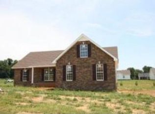 1083 Everwood Dr, Ashland City, TN 37015