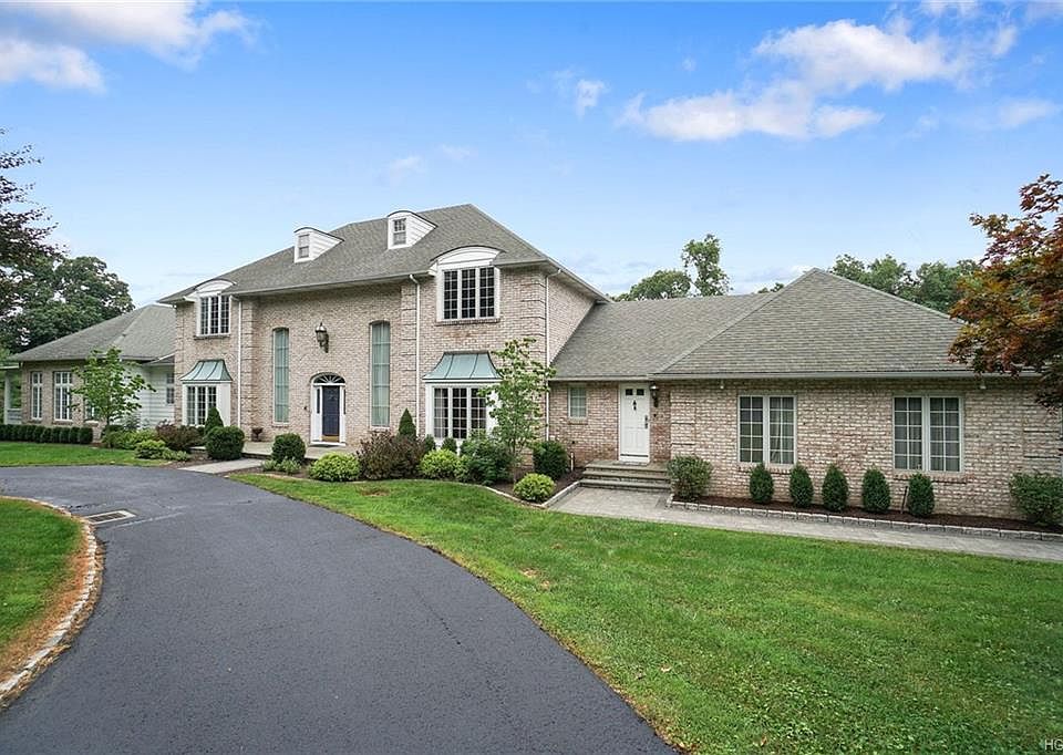 1st image of 1 Briarcliff Pl