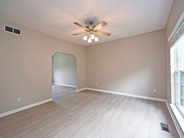 8097 Winding Creek Ct — Photo 7